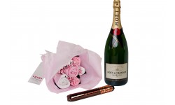 Bubbles and Bouquet Pink Gift Set