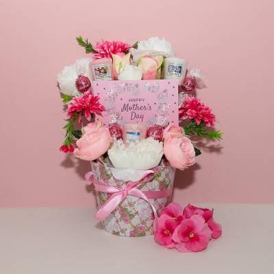 Mother's Day Pink and White Yankee Candle & Chocolate Vase