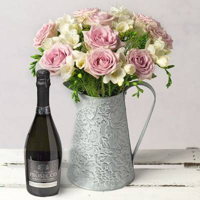 Image of Prosecco and Roses