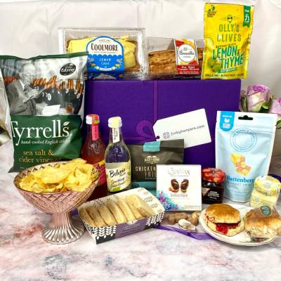 The Classic Luxury Food and Drink Hamper