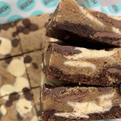 Image of Vanilla Chocolate Cookie Cake Bar Box