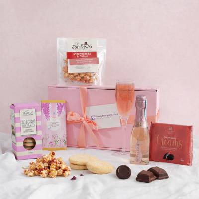 Strawberries & Cream Prosecco Gift Box