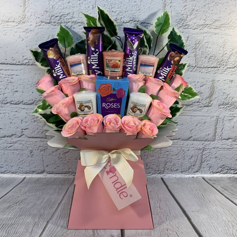 Yankee Candle, Cadbury and Pink Roses Bouquet