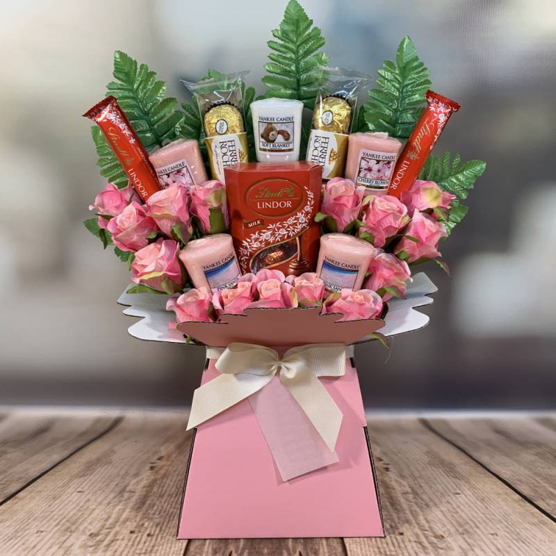 Yankee Candle Lindor and Ferrero and Pink Roses Bouquet