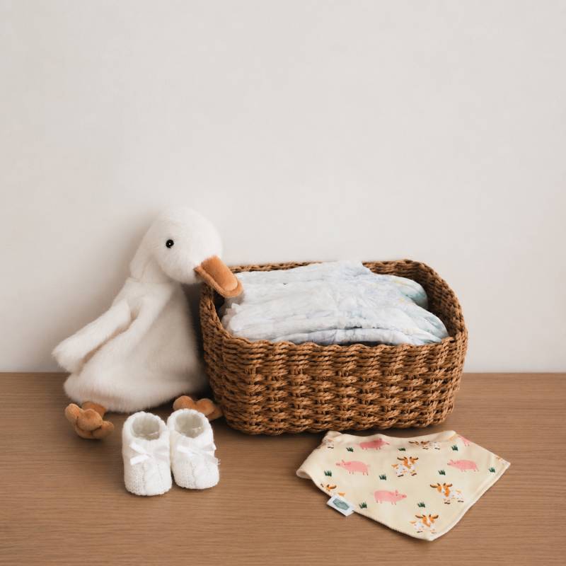 Luxury Baby Gift Box with Duck Comforter, Cotton Bib & Baby Booties – New Baby Gift Luxury Baby Gift Box with Duck Comforter, Cotton Bib & Baby Booties – New Baby Gift
