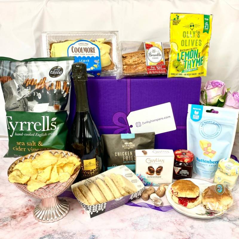 The Classic Luxury Food and Prosecco Hamper