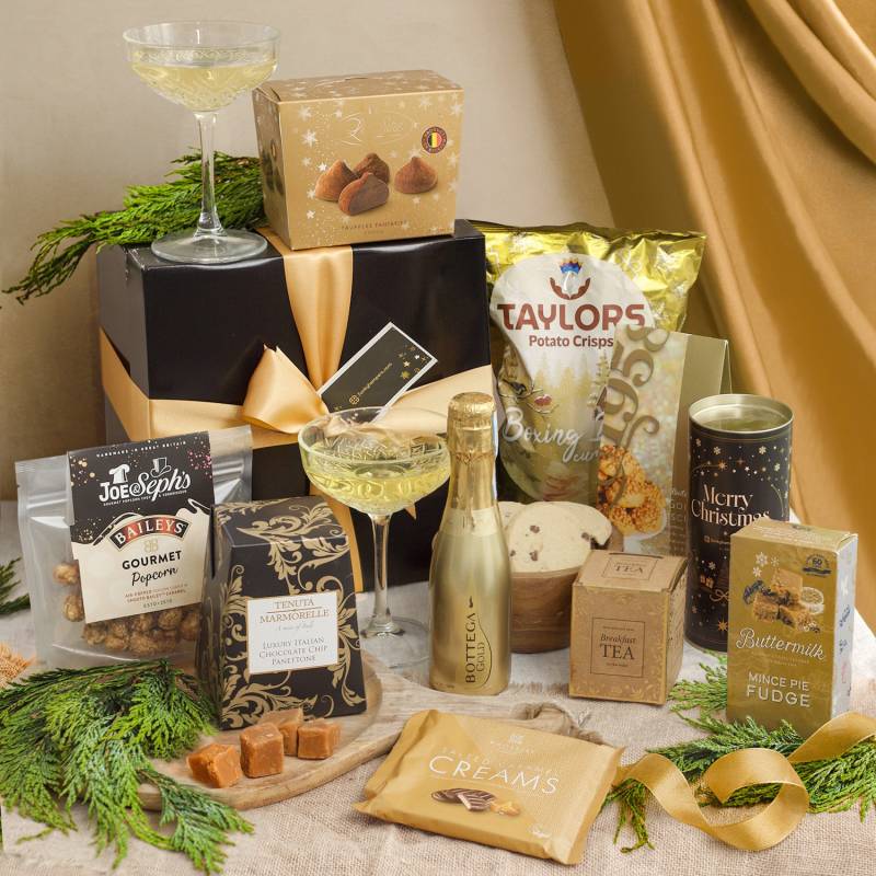 Luxury Christmas Prosecco Hamper – Gold Bottega Prosecco, Festive Treats, Chocolates, Tea & Christmas Snacks Gift Luxury Christmas Prosecco Hamper – Gold Bottega Prosecco, Festive Treats, Chocolates, Tea & Christmas Snacks Gift