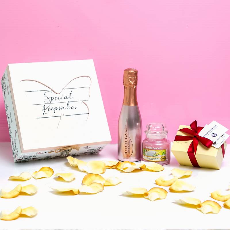 Special Keepsakes Prosecco, Yankee Candle and Chocolate Box