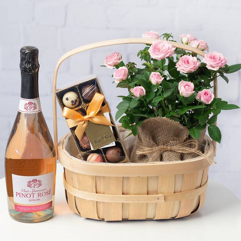 Pinot Rose Gift Basket