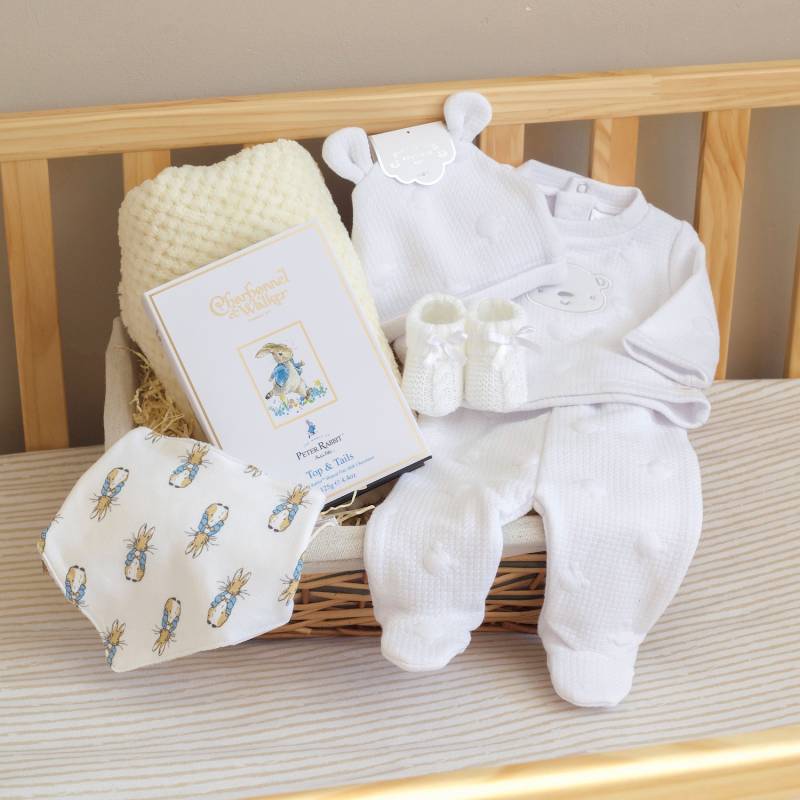 Luxury Peter Rabbit New Baby Gift Hamper &ndash; Baby Clothes, Blanket & Chocolates