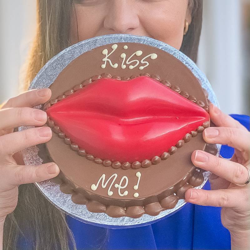 Mini Smash Kiss Cake Chocolate Gift