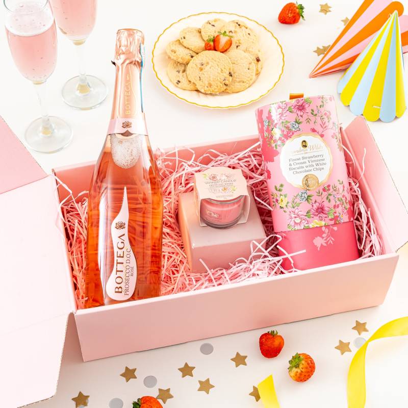 Strawberries & Sparkle Collection Hamper Strawberries & Sparkle Collection Hamper