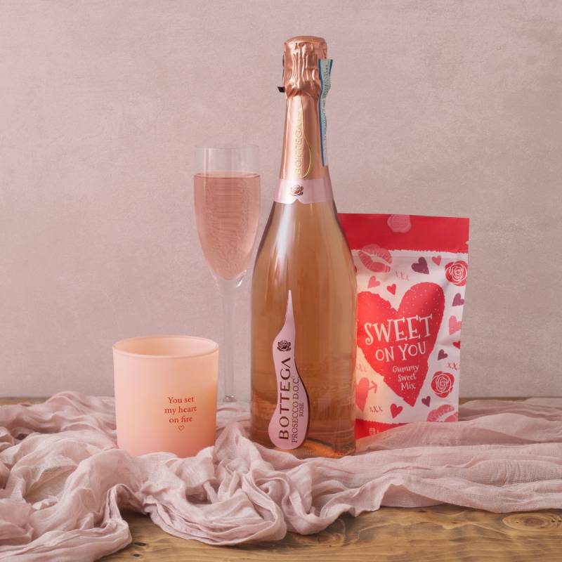 Sweet on You Prosecco & Candle Valentines Day Hamper