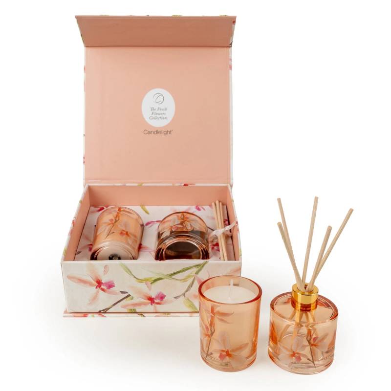 Violet & Iris Candle & Reed Diffuser Gift Set Violet & Iris Candle & Reed Diffuser Gift Set