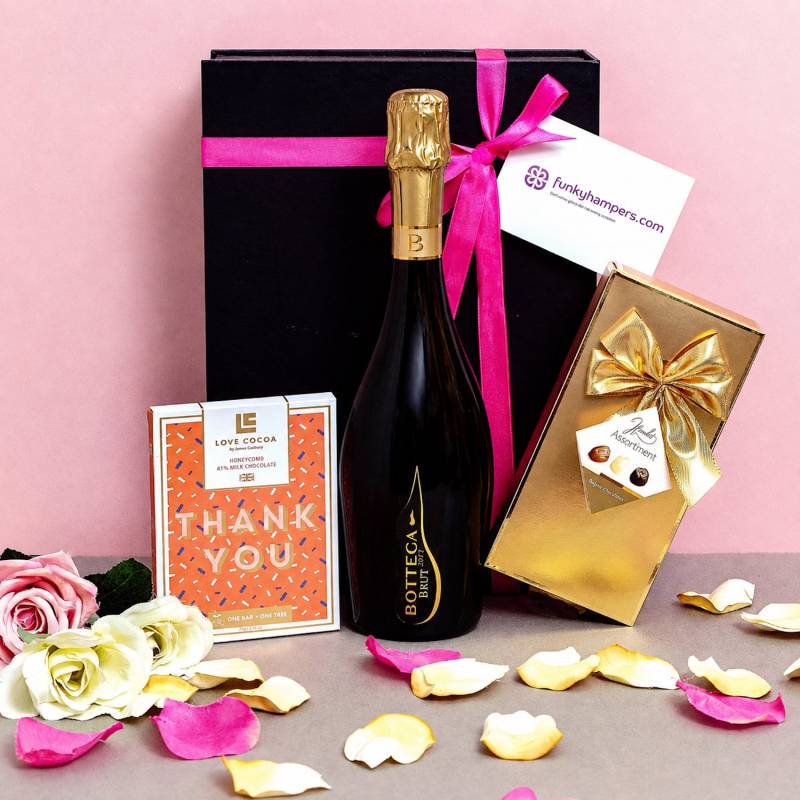 The Prosecco and Christmas Treats Hamper The Prosecco and Christmas Treats Hamper